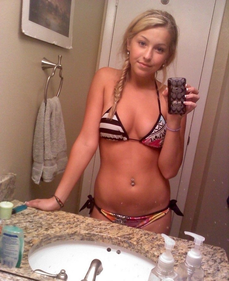 Алла Индивидуалка Питера у метро Шушары